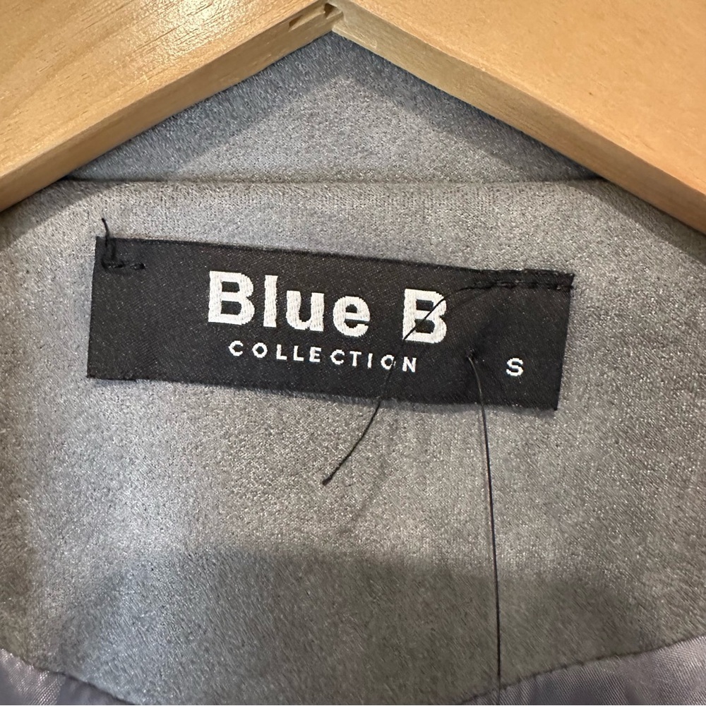 **NWT** Blue B Collection Faux Suede Women's Gray Fringe Jacket - Picture 7 of 15